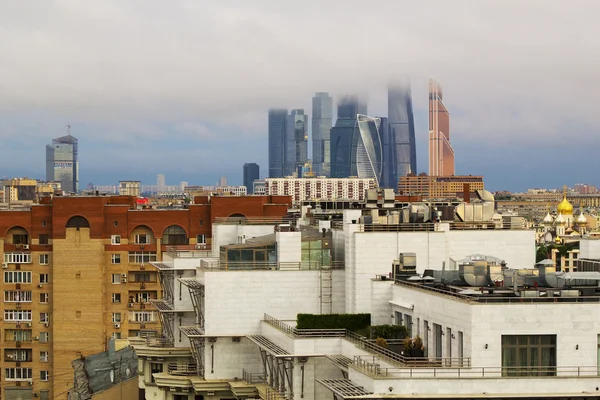 El paisaje de la naturaleza y los parques urbanos — Foto de Stock