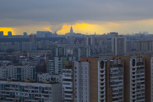 Городской пейзаж больших городов и их районов — стоковое фото