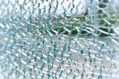 Güneş altında kırık cam Close-Up