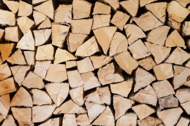 Yakacak odun yığını