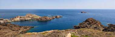 Cap de Creus Panoramik görünümü, Katalonya, İspanya bir yaz güneşli bir günde.