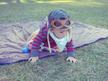 Bebek emekleme ve eğlenceli