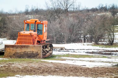 Kışın çekilen buldozer fotoğrafı