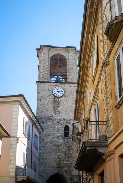 Varzi, oltrepo pavese, Altstadtblick. Farbbild — Stockfoto