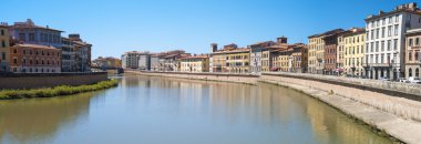 Pisa, Via sokakları. Renkli görüntü