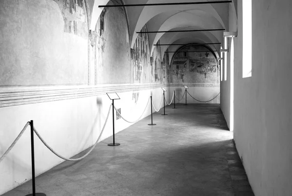 Arezzo, starověké středního věku budovy. Černobílé fotografie — Stock fotografie