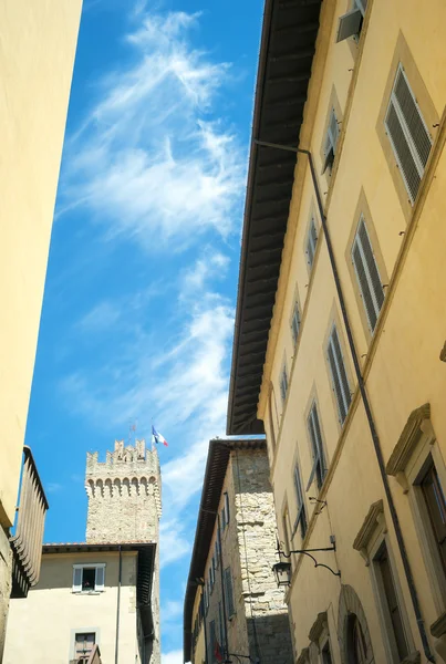 Αρέτσο (Τοσκάνη Ιταλία), παλιά πρόσοψη του παλατιού. Έγχρωμη εικόνα — Φωτογραφία Αρχείου
