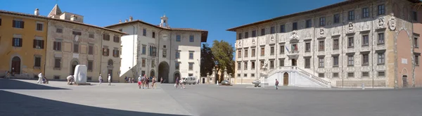 Pisa, panorama náměstí Cavalieri. Barevný obrázek — Stock fotografie