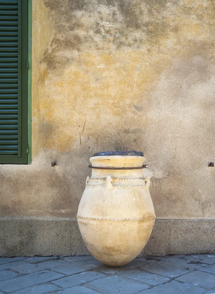 Populonia (Livorno, Toscana), vaso tipico etrusco in ceramica. Immagine a colori — Foto Stock