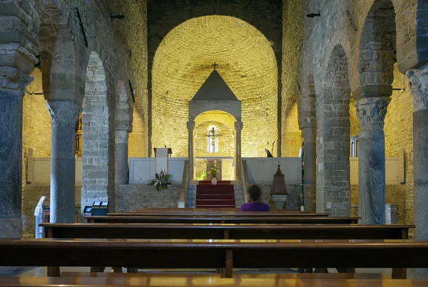 San Leo (Rimini): the Duomo internal view. Color image — Stock Photo, Image