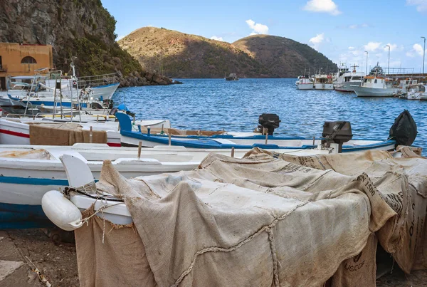 Pohled Rybářský Přístav Ostrova Lipari Liparském Souostroví Skupina Malých Sopečných — Stock fotografie