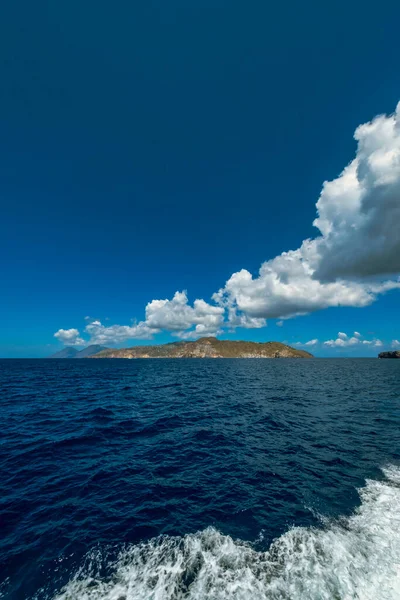 Veduta Della Costa Dell Isola Delle Eolie Gruppo Piccole Isole — Foto Stock