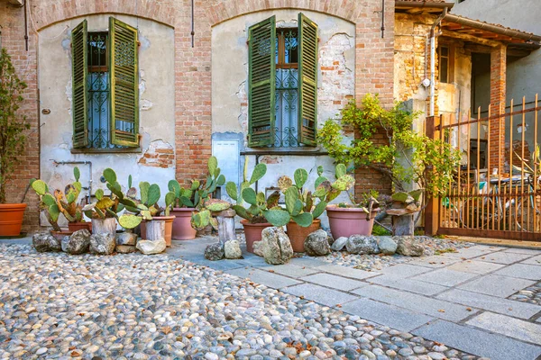 Particolare Una Tipica Facciata Casa Antica Monferrato Piccolo Borgo Collinare — Foto Stock