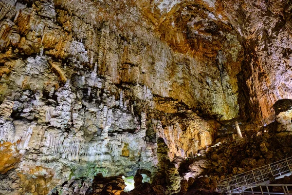 Das Innere Der Berühmten Karsthöhle Der Riese Einer Großen Touristenhöhle — Stockfoto