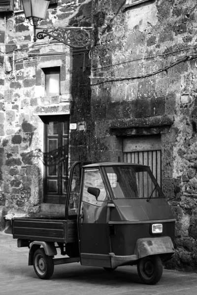 Old motorcycle for freight. Black and white photo — Stock Photo, Image