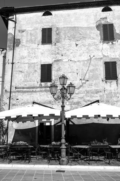 Old building and cafe — Stock Photo, Image