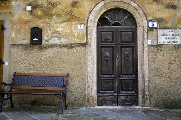 Dorp in Toscane, oude centrum. Kleurenafbeelding — Stockfoto