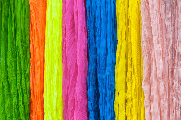 Цветная одежда. Цветное изображение
