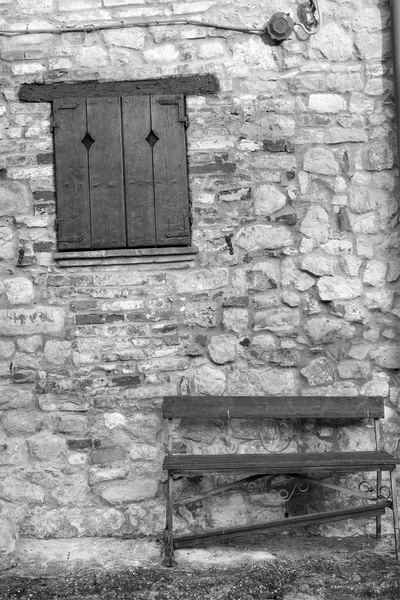 Oltrepo Pavese antico dettaglio del villaggio. Foto in bianco e nero — Foto Stock