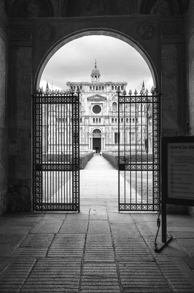 Certosa di Pavia. Czarno-białe Zdjęcie — Zdjęcie stockowe