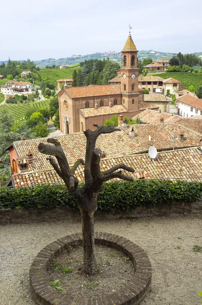 Serralunga di Alba, vista dal castello. Immagine a colori — Foto Stock