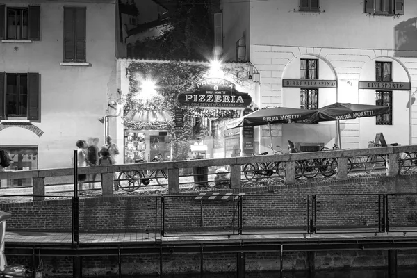 Navigli, Milan city, summer night view. Black and white phot — Stock Photo, Image