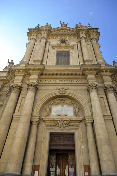 Bra (Cuneo): the cathedral facade. Color image — Stock fotografie