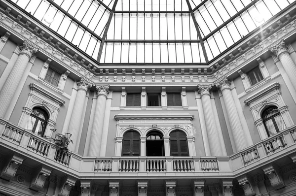 Pavía, vista a la ciudad vieja. Foto en blanco y negro —  Fotos de Stock