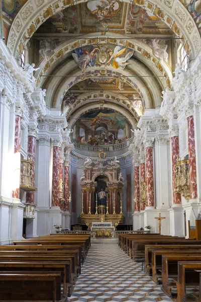 Mondovo (CN): Saint Francis church interior. Color image — Stock Photo, Image