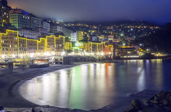 Camogli, Génova, vista nocturna de invierno. Imagen en color — Foto de Stock