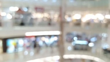 Bulanık Bokeh, bir alışveriş merkezinin içindeki büyük boşluğun odak noktasını bozdu.