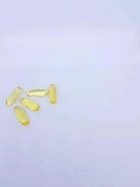 Fish Oil Capsules Photo White Background Commercial Use — Stock Photo, Image