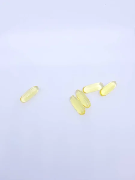 Fish Oil Capsules Photo White Background Commercial Use — Stock Photo, Image