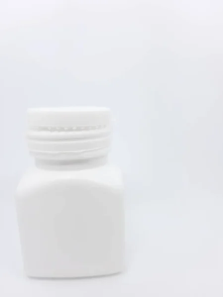 Белая Бутылка Фото Белом Фоне — стоковое фото