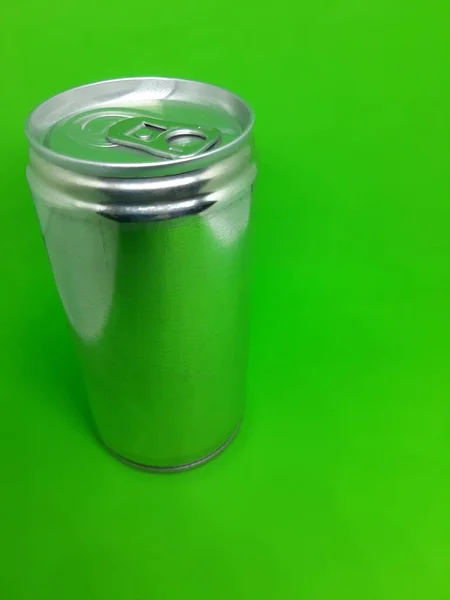 Soda Cans Green Background Commercial Use Clean Professional Easy Use — Stock Photo, Image