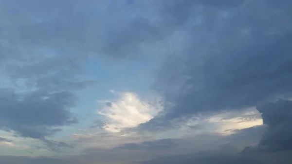 Céu Azul Bonito Com Nuvens — Fotografia de Stock