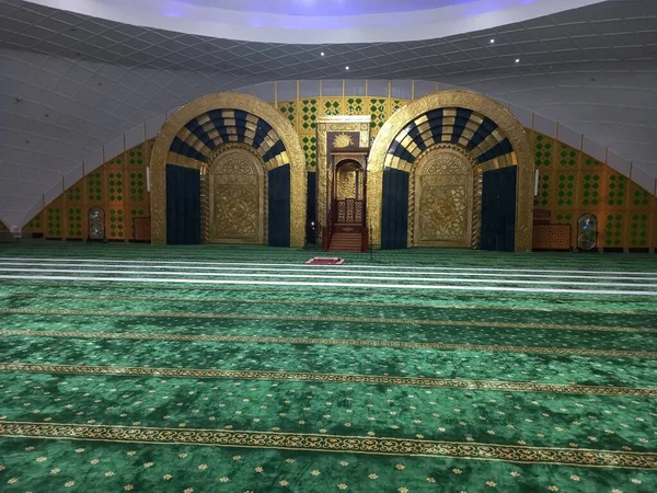 Das Innere Der Moschee Der Hauptstadt Der Berühmtesten Sehenswürdigkeit Hintergrund — Stockfoto