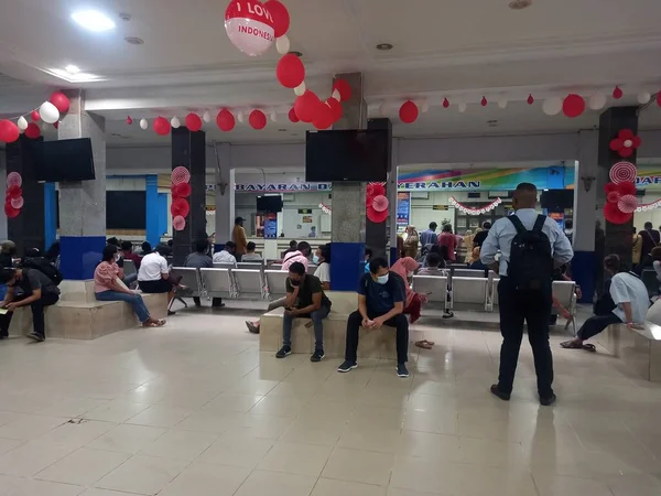 Moskova, Rusya-Haziran, 2018: İnsanlar havaalanında.