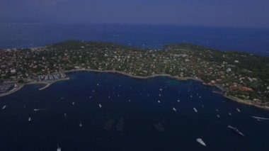 4 k yukarıda hava liman Yatlar. Bağlantı noktası, Villefranche-sur-Mer içinde güzel Fransa yelken birçok deniz gemi tekne şamandıra üzerinde sinek Fransız Riviera Cote dazur Akdeniz sahil su her iki