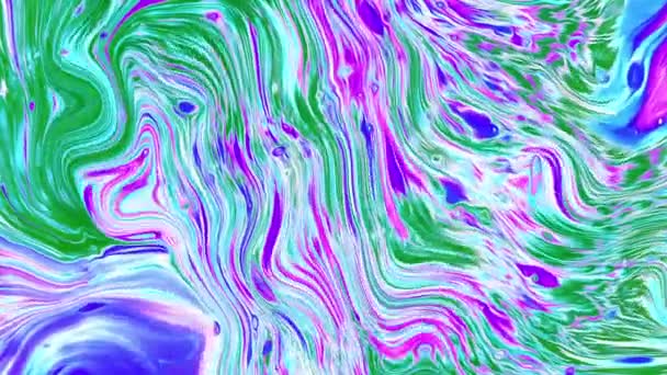 Abstrakte psychedelische Animation in verschiedenen leuchtenden Neonfarben. Bewegung und Unschärfe der Oberfläche in Form von Wellen und Kurven in Form eines Hintergrundes — Stockvideo