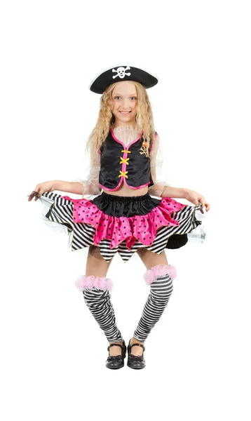 Flicka i karneval kostym av pirat för Halloween. — Stockfoto