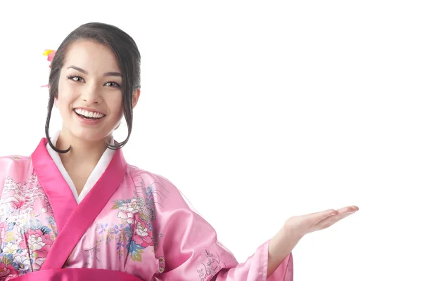 Retrato da jovem mulher no vestido Kimono — Fotografia de Stock