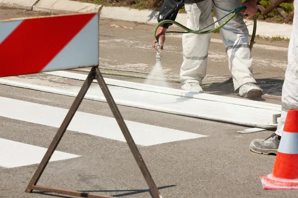 Traffic Series: Renew the Road Marking on the Street — Stock Photo, Image