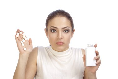 Genç kadın gösteren soru işareti haplar çevirdi