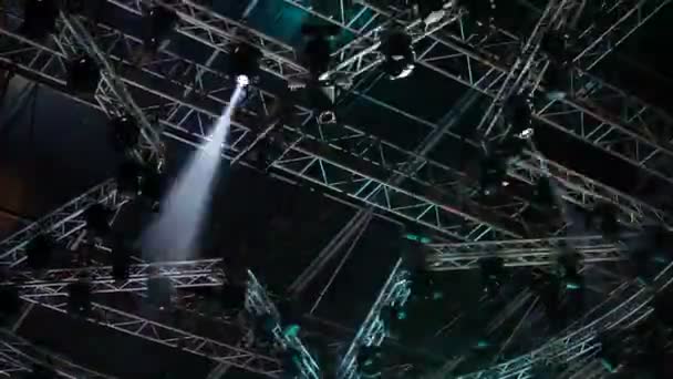 Sistema de iluminación en el escenario — Vídeo de stock