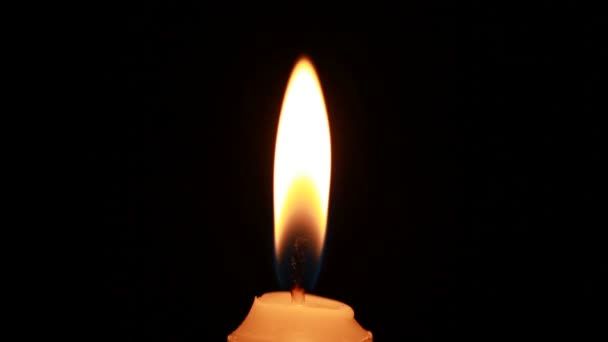Огонь свечи — стоковое видео