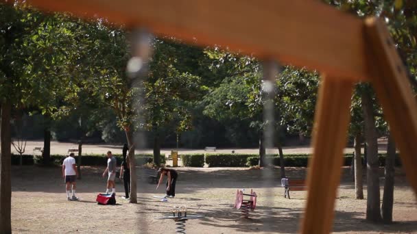 Pessoas em Villa Ada Park — Vídeo de Stock