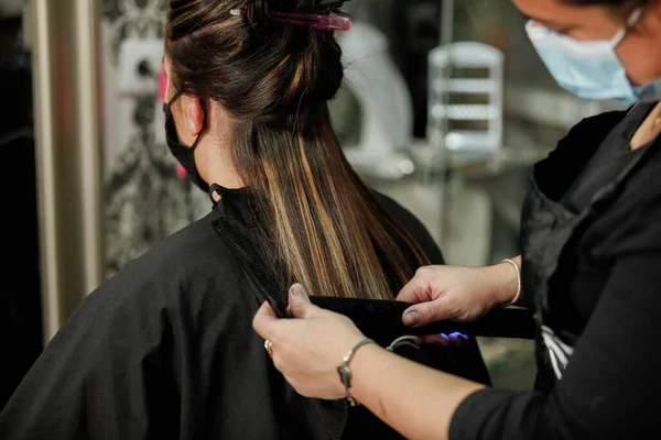 Woman Face Mask Getting Fresh Style Hair Salon Woman Getting — Stock Photo, Image