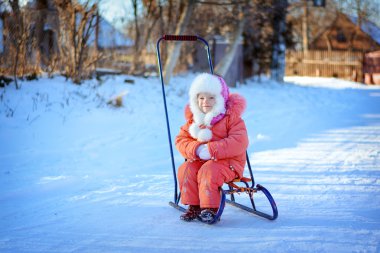 Çocuk bir yürüyüş