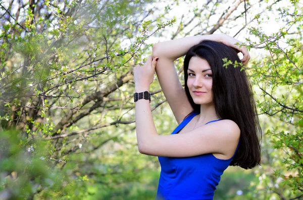 Girl on nature — Stock Photo, Image